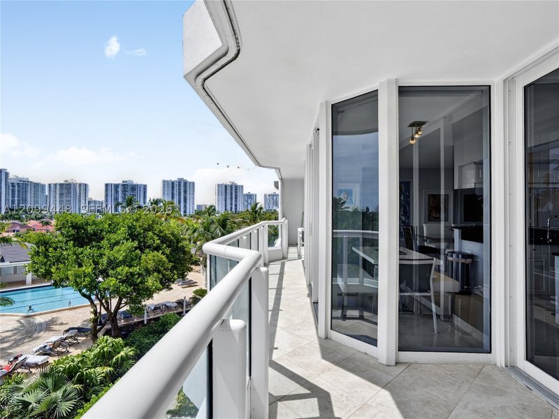 Condo for sale at South Tower at The Point 710