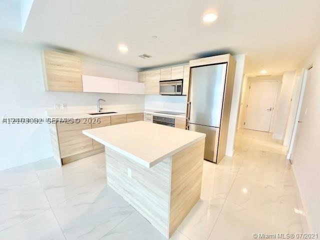Condo for sale at The Harbour 702