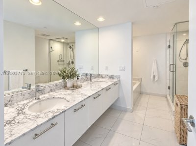 Alquiler de apartamento en 500 Brickell East Tower 2405