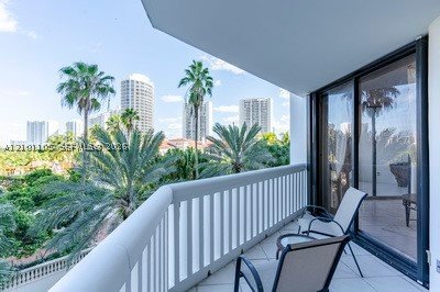 Comprar apartamento en 2000 Williams Island 609