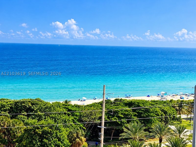 Condo for sale at Arlen House 1106