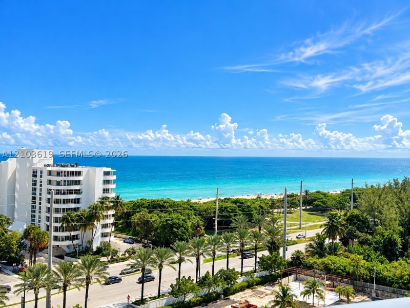 Condo for sale at Arlen House 1106