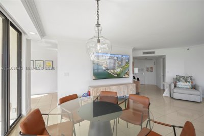 Comprar apartamento en 1000 Williams Island 504