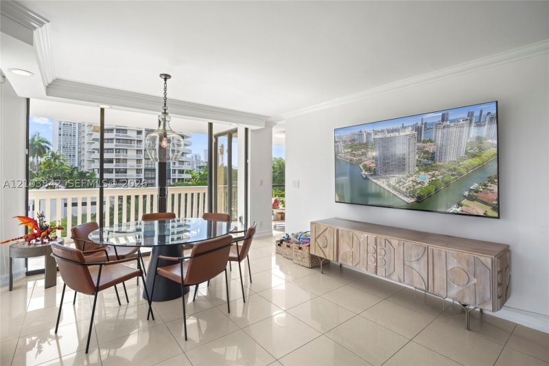Comprar apartamento en 1000 Williams Island 504