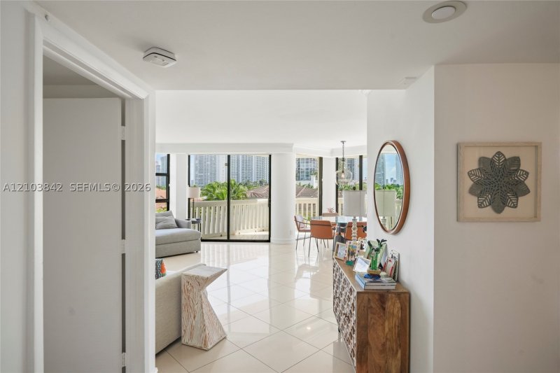 Comprar apartamento en 1000 Williams Island 504