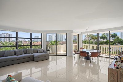 Comprar apartamento en 1000 Williams Island 504