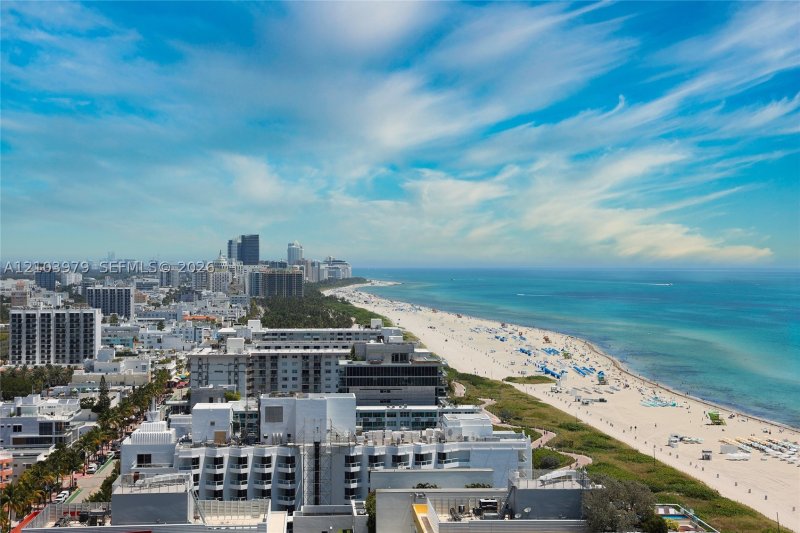 Apartment for rent at Continuum II North 2205