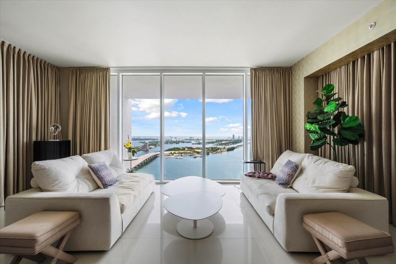 Comprar apartamento en Ten Museum Park 4202