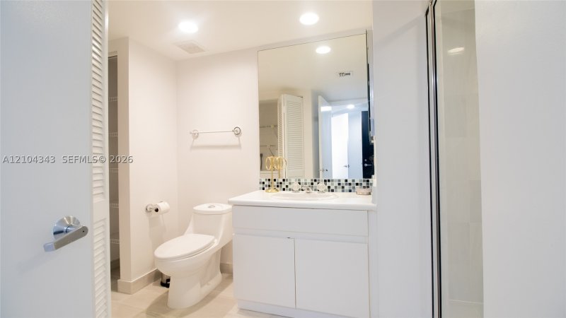 Condo for sale at Oceania 1 1215