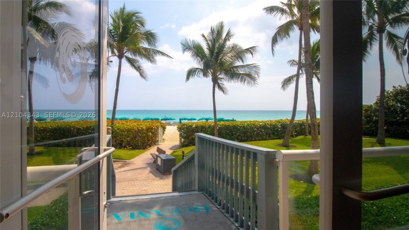 Condo for sale at Oceania 1 1215
