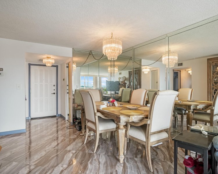 Comprar apartamento no Towers of Oceanview South 703