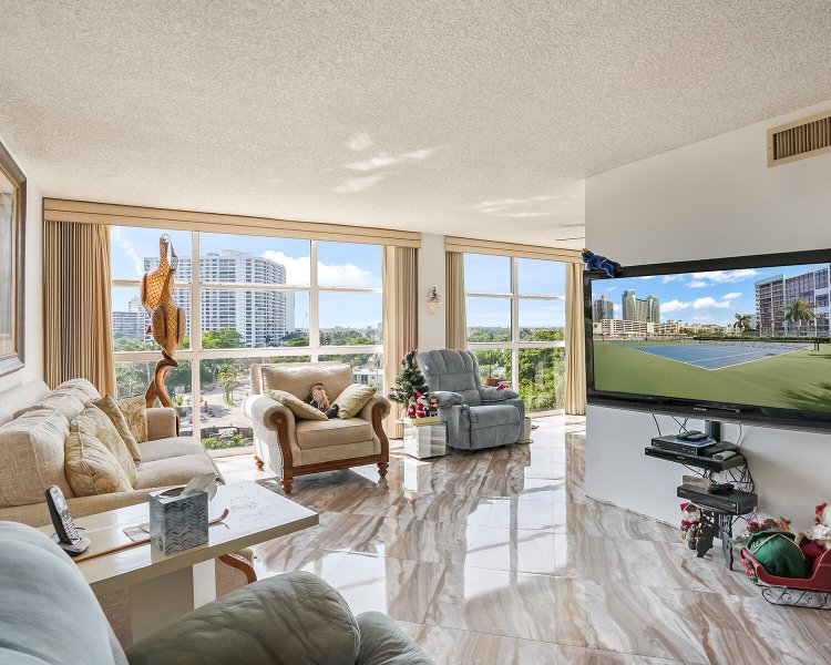 Comprar apartamento no Towers of Oceanview South 703
