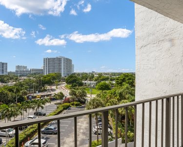 Comprar apartamento no Towers of Oceanview South 703