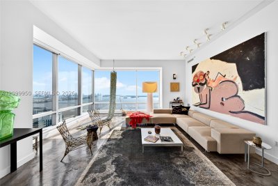 Comprar apartamento no Four Seasons Millenium Tower I 60E