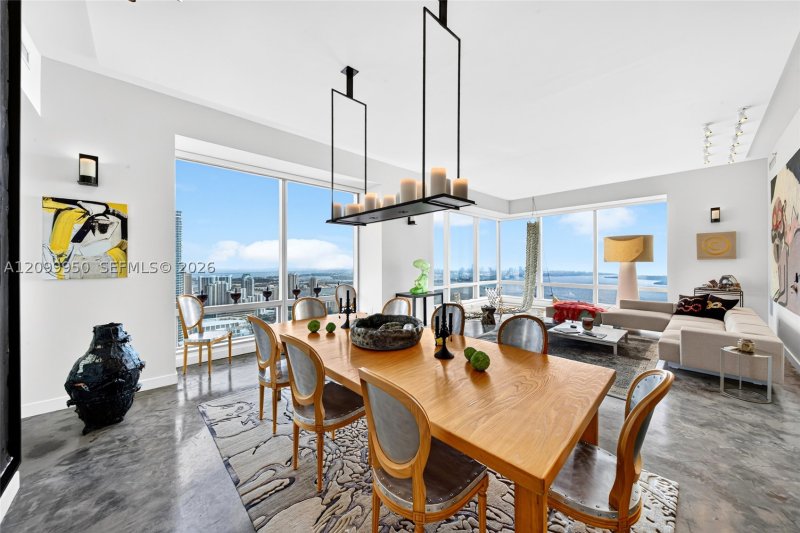 Comprar apartamento no Four Seasons Millenium Tower I 60E