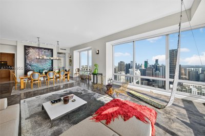 Comprar apartamento no Four Seasons Millenium Tower I 60E