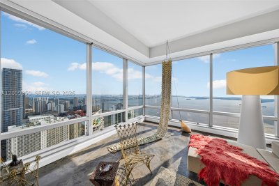 Comprar apartamento no Four Seasons Millenium Tower I 60E