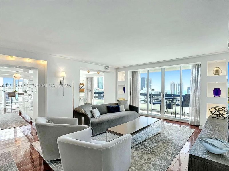 Alquiler de apartamento en Mystic Pointe 400 3406