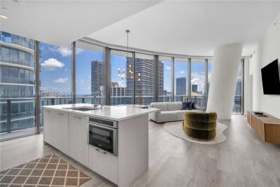 Alquiler de apartamento en Brickell Heights West 4403