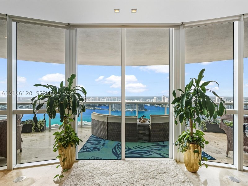 Condo for sale at Trump Royale 5101