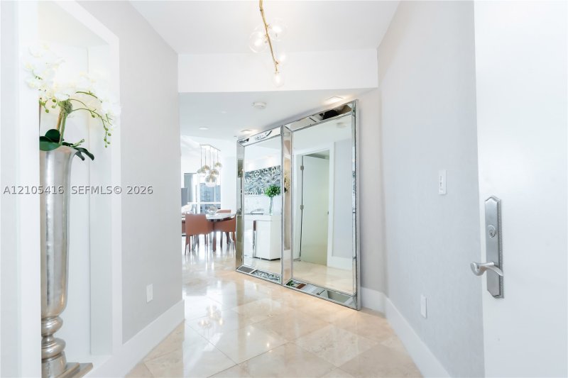 Comprar apartamento en La Gorce Palace 1105