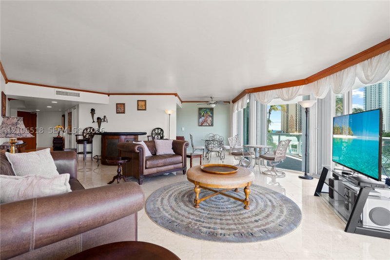 Condo for sale at Oceania 5 554
