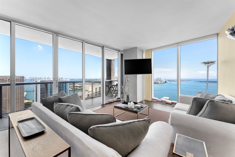 Condo for sale at Icon Brickell Tower II 4502