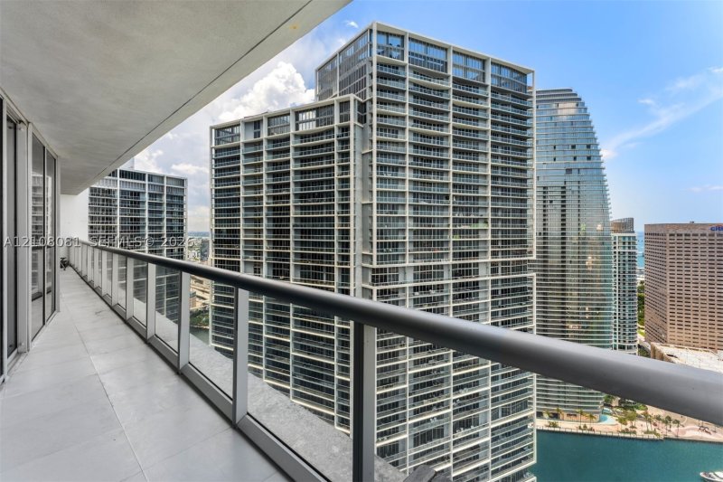 Condo for sale at Icon Brickell Tower II 4502