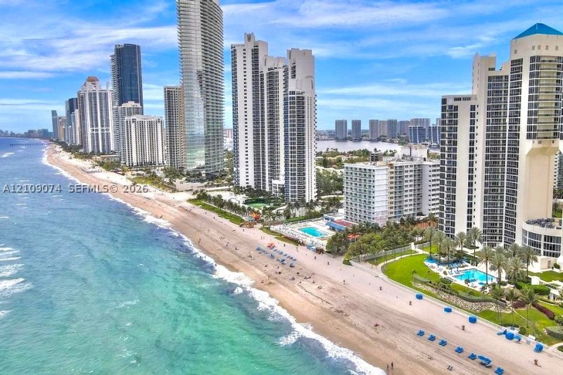 Condo for sale at Aventura Beach Club 209