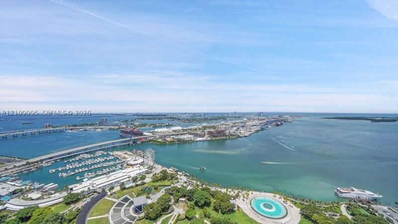 Apartment for rent at 50 Biscayne 5406