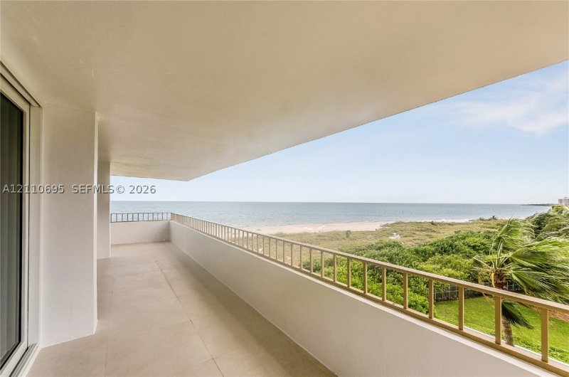 Alugar apartamento no Commodore Club East