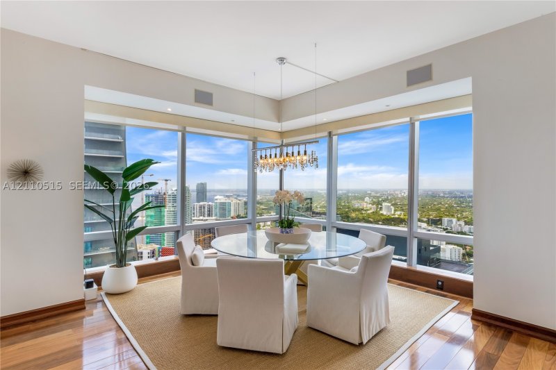 Condo for sale at Four Seasons Millenium Tower I 50B