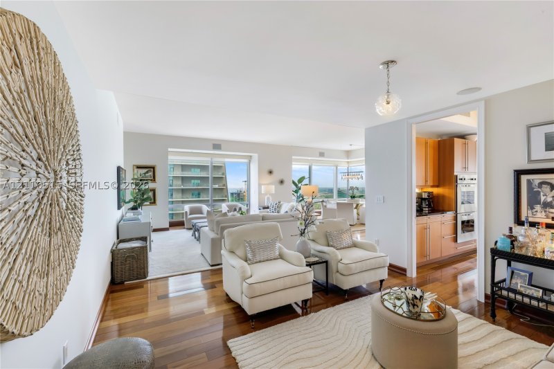 Condo for sale at Four Seasons Millenium Tower I 50B