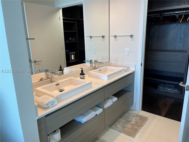 Comprar apartamento en Icon Bay 3706