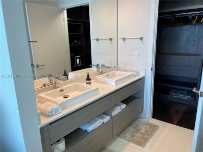 Comprar apartamento en Icon Bay 3706