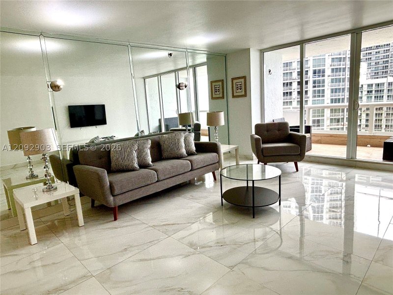 Aluguel de apartamento no The Grand 3950
