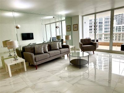 Aluguel de apartamento no The Grand 3950
