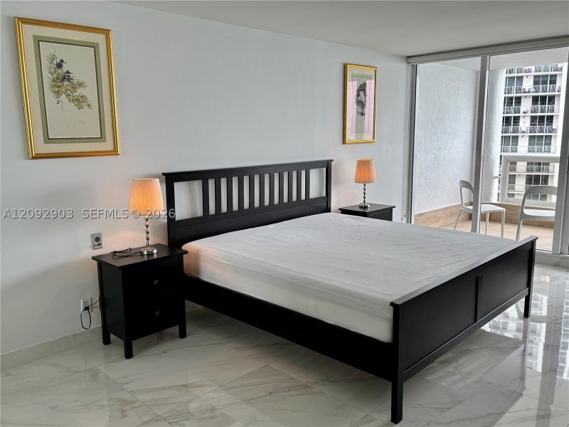 Aluguel de apartamento no The Grand 3950