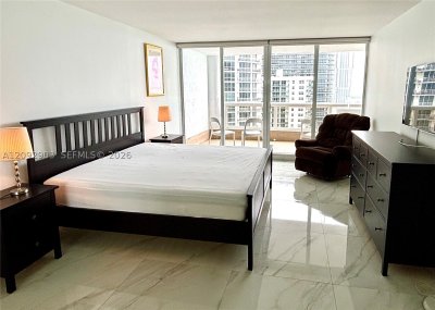 Aluguel de apartamento no The Grand 3950