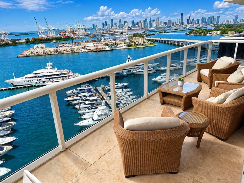 Condo for sale at Murano Grande 1704
