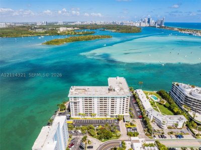 Comprar apartamento no Island Pointe 9C