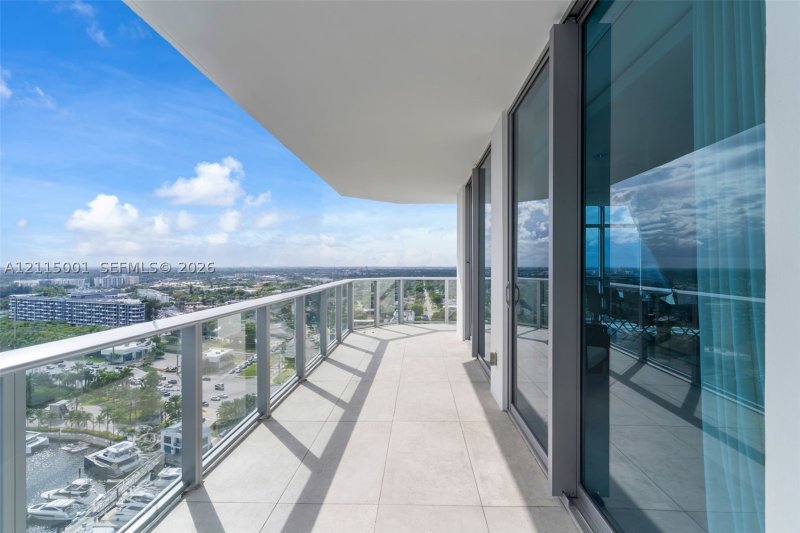 Condo for sale at Marina Palms Yacht Club 2101
