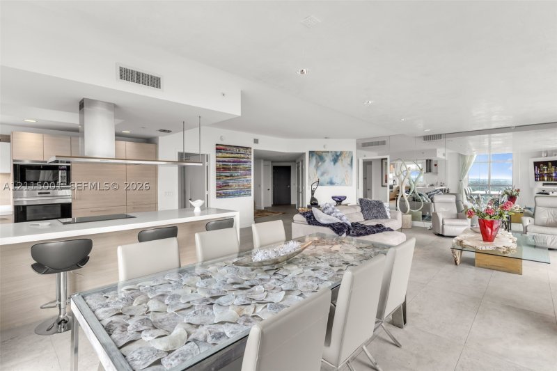 Condo for sale at Marina Palms Yacht Club 2101