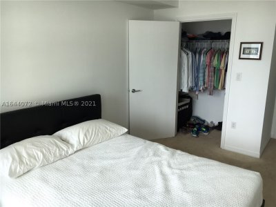 Comprar apartamento no 500 Brickell West Tower 2006
