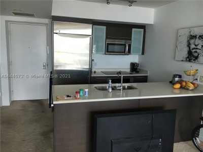 Comprar apartamento no 500 Brickell West Tower 2006