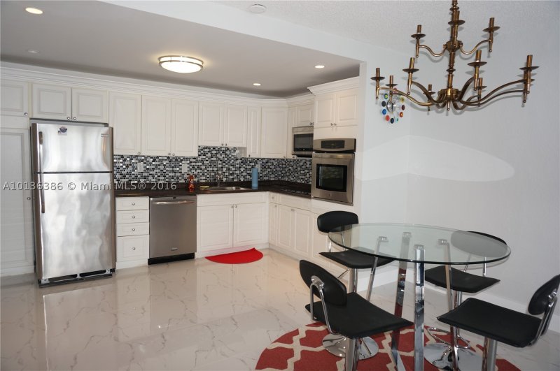 Apartment for rent at Ocean Reserve 1417