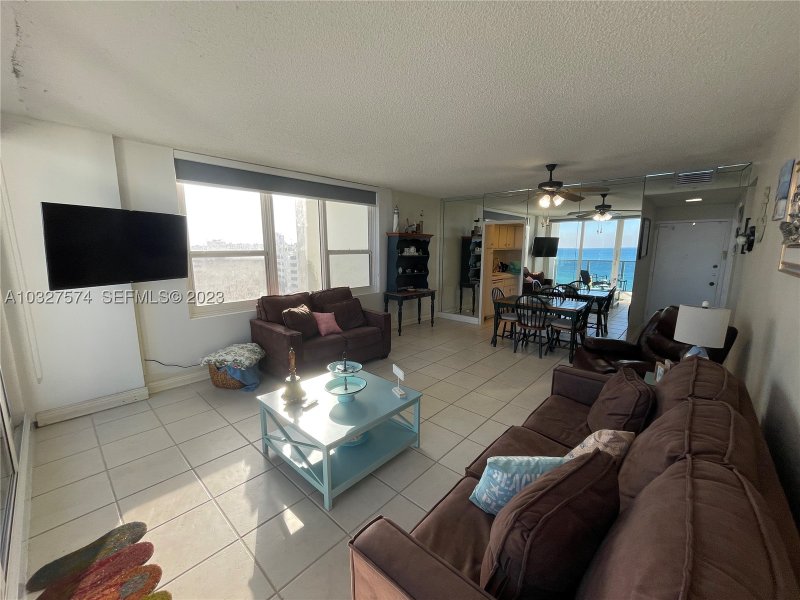 Apartment for rent at Alexander Towers 921
