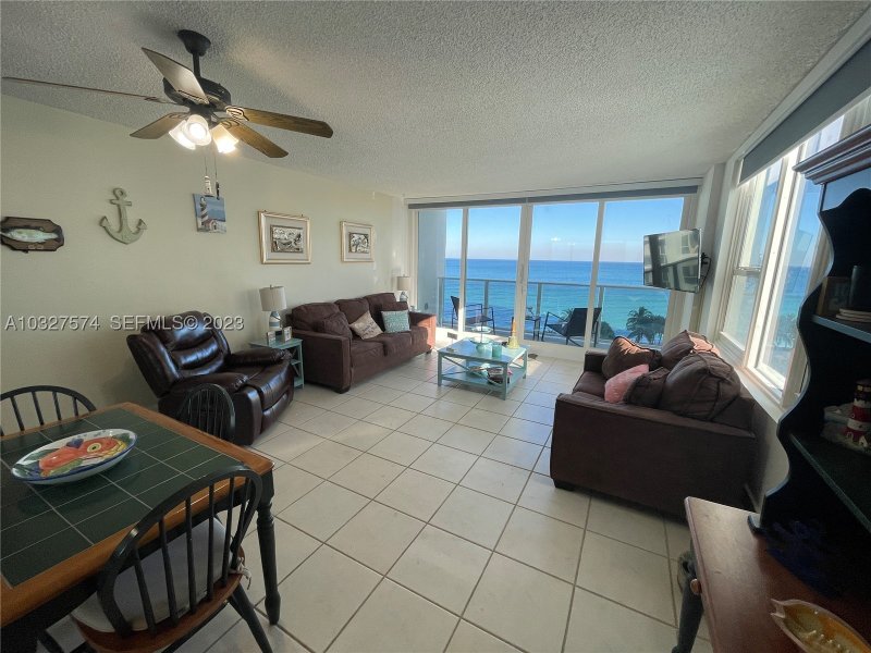 Apartment for rent at Alexander Towers 921