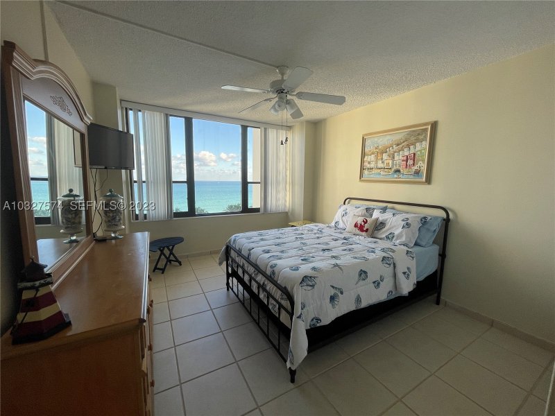 Apartment for rent at Alexander Towers 921