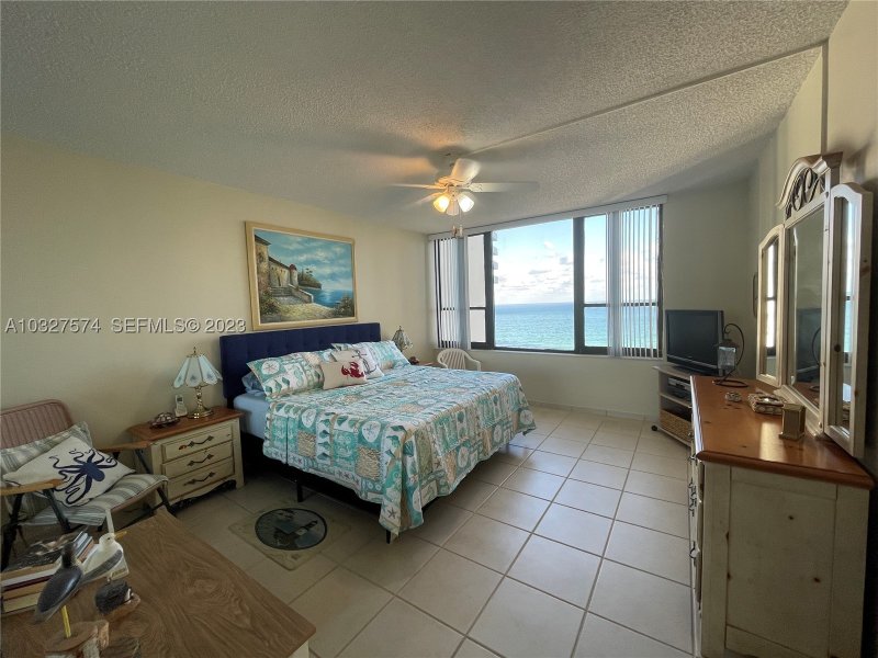 Apartment for rent at Alexander Towers 921